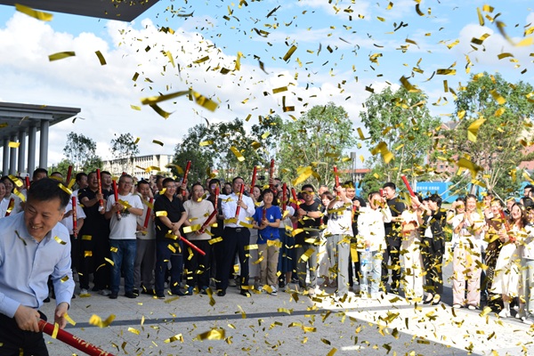 1756255269846279.jpg 彩带.jpg